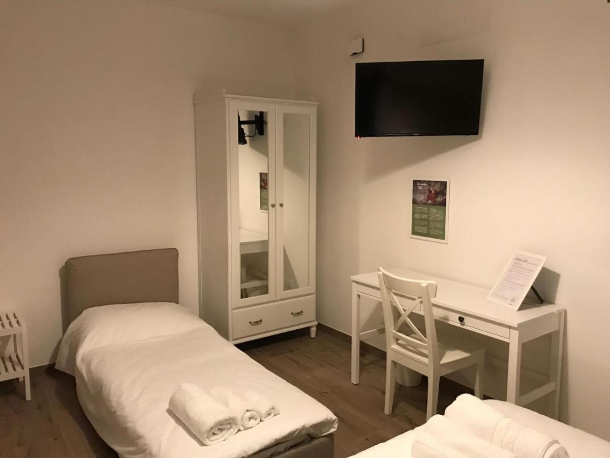 Camera Matrimoniale/Doppia con Letti Singoli con Letto Supplementare